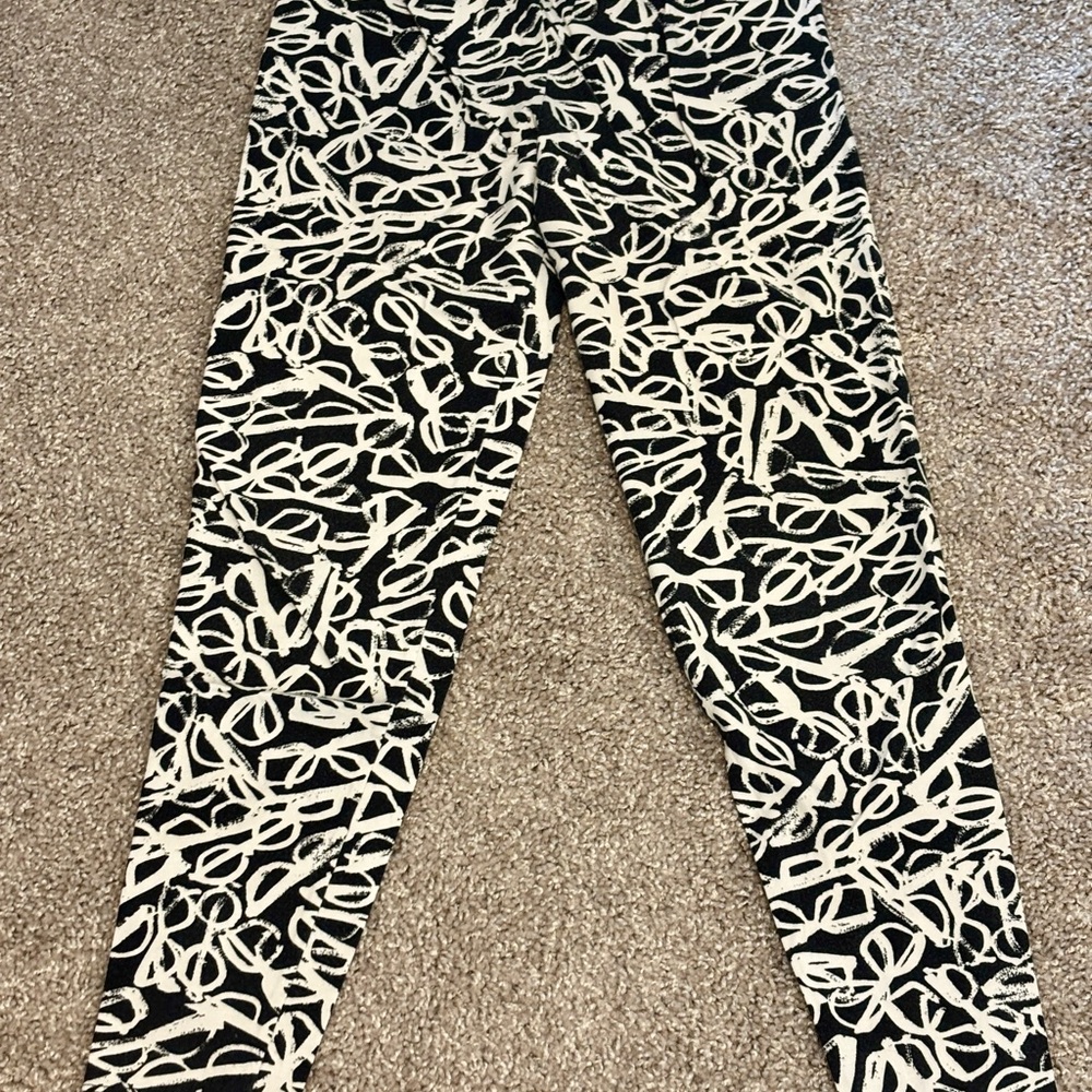 Kate Spade Black and White Sunglasses print Leggings